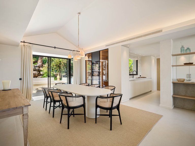 Villa for Sale in Nueva Andalucía, Malaga 18