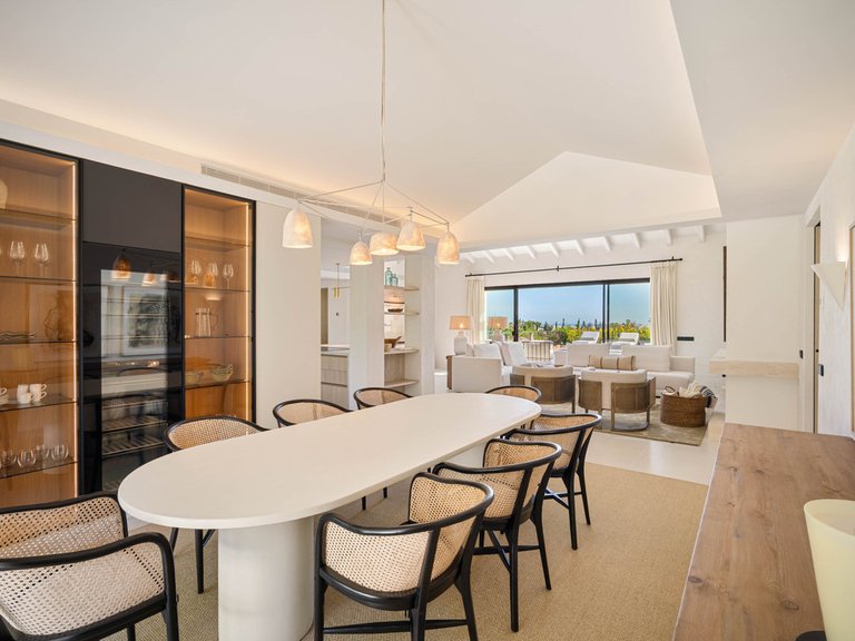 Villa for Sale in Nueva Andalucía, Malaga 19