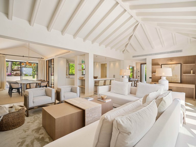 Villa for Sale in Nueva Andalucía, Malaga 27