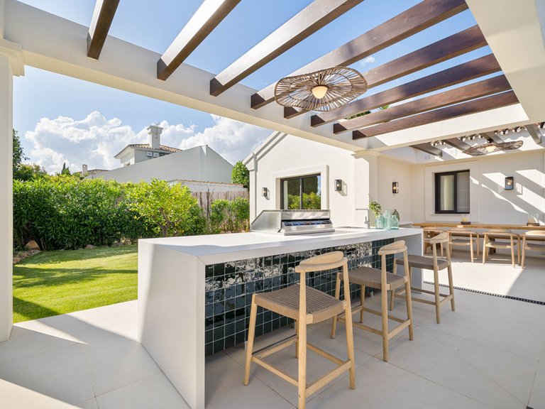 Villa for Sale in Nueva Andalucía, Malaga 29