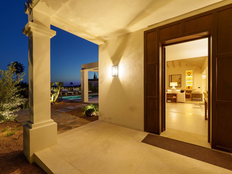 Villa for Sale in Nueva Andalucía, Malaga 3