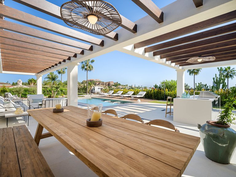 Villa for Sale in Nueva Andalucía, Malaga 30