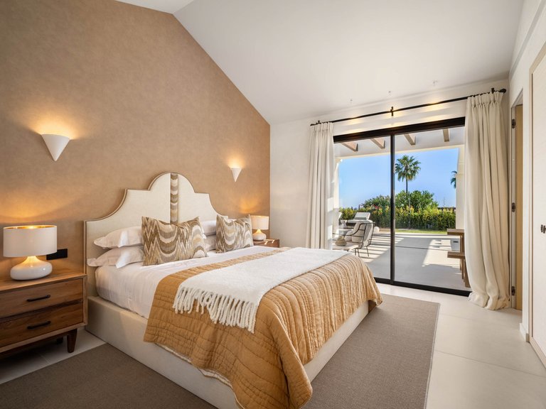 Villa for Sale in Nueva Andalucía, Malaga 44