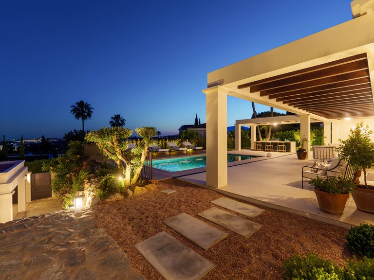Villa for Sale in Nueva Andalucía, Malaga 51