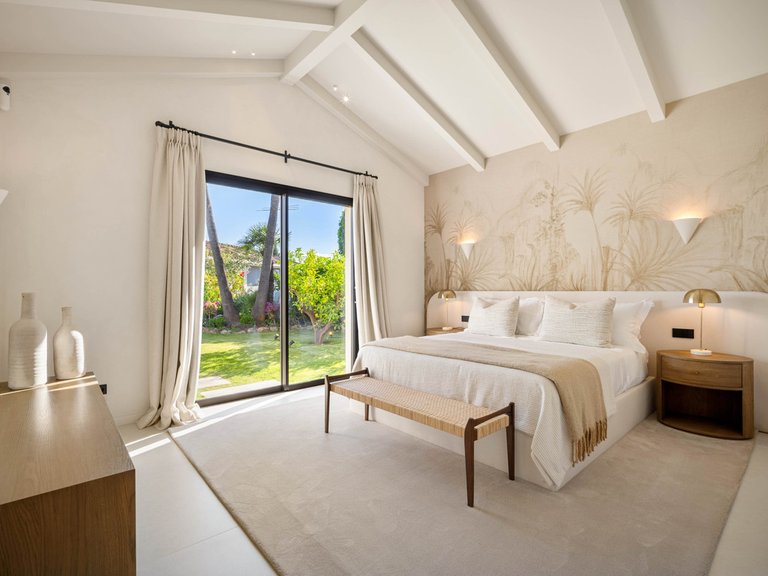 Villa for Sale in Nueva Andalucía, Malaga 53