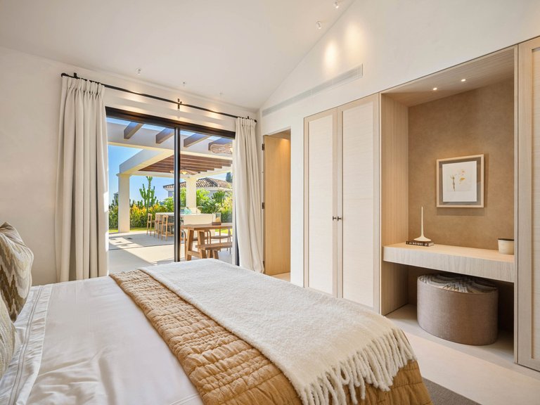 Villa for Sale in Nueva Andalucía, Malaga 56
