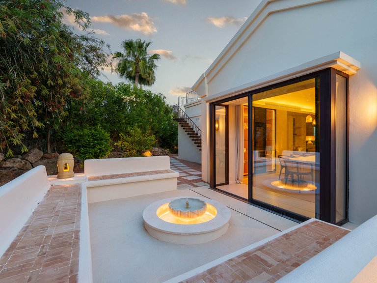 Villa for Sale in Nueva Andalucía, Malaga 8