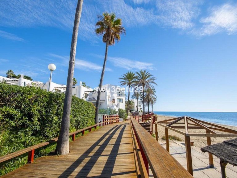 Apartment for Sale in Calahonda, Malaga 16