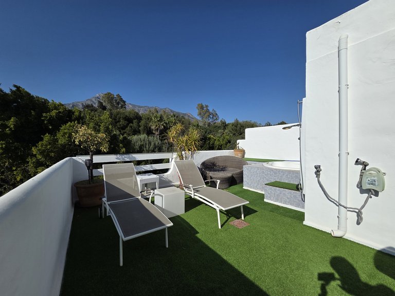 Villa for Sale in Nagüeles, Malaga 17