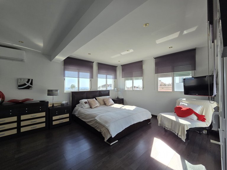 Villa for Sale in Nagüeles, Malaga 4