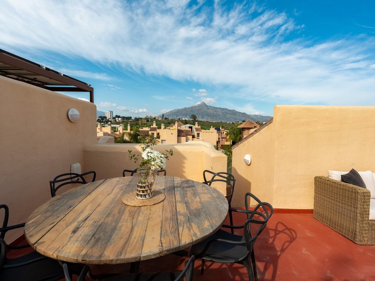 Villa for Sale in Nueva Andalucía, Malaga 16