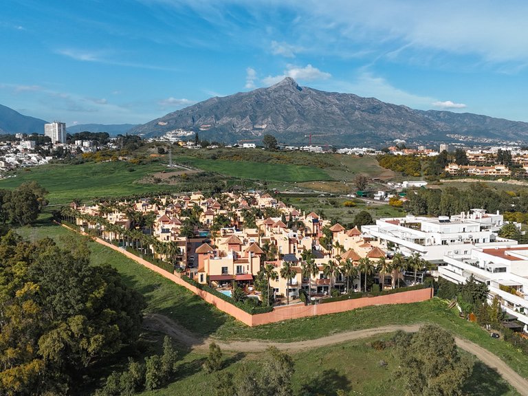 Villa for Sale in Nueva Andalucía, Malaga 36