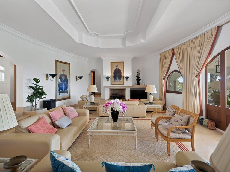 Villa for Sale in Hacienda Las Chapas, Malaga 10