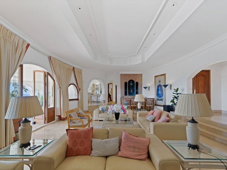 Villa for Sale in Hacienda Las Chapas, Malaga 11