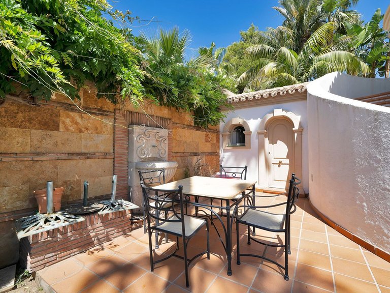 Villa for Sale in Hacienda Las Chapas, Malaga 20