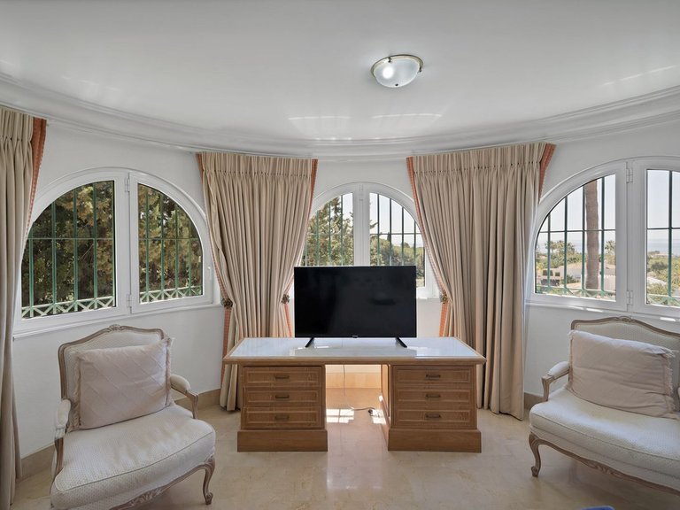 Villa for Sale in Hacienda Las Chapas, Malaga 32