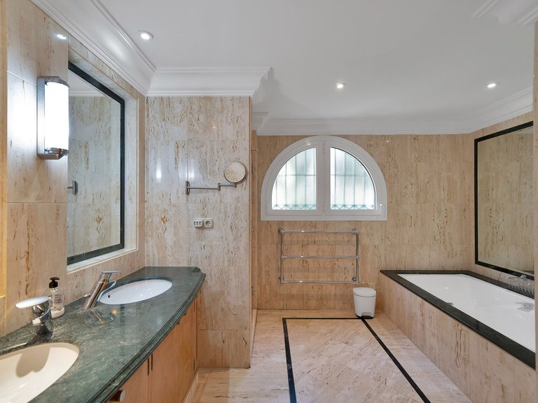 Villa for Sale in Hacienda Las Chapas, Malaga 34