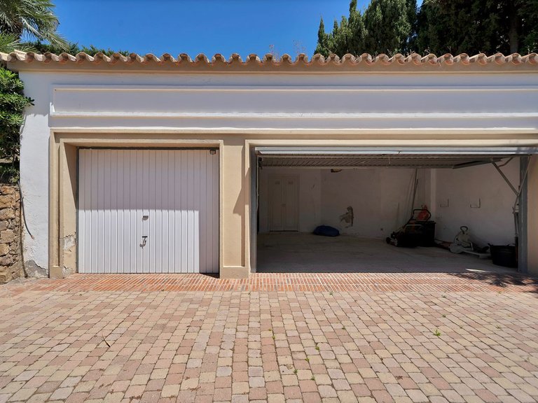 Villa for Sale in Hacienda Las Chapas, Malaga 37