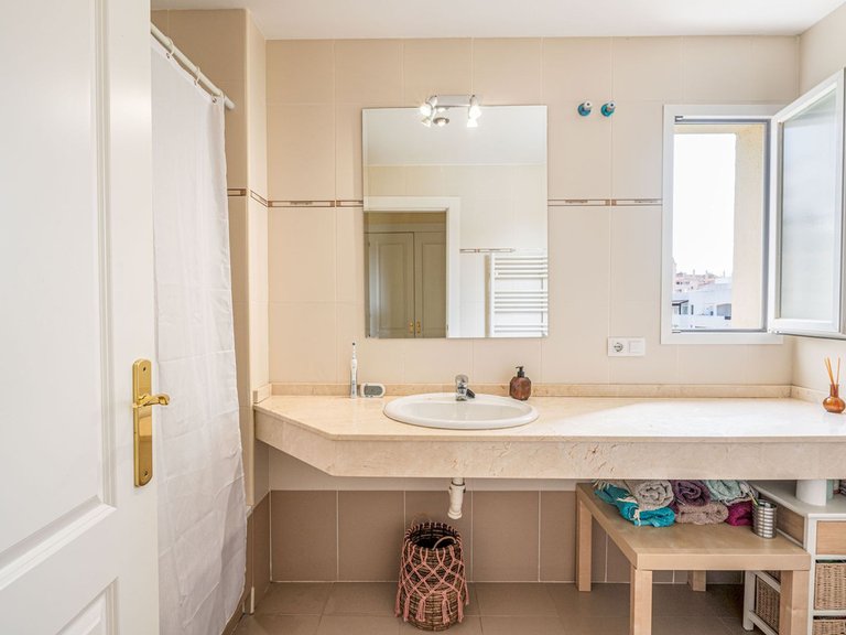 Villa for Sale in La Duquesa, Malaga 5