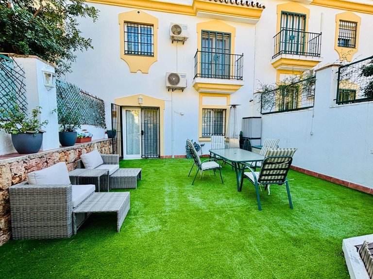 Villa for Sale in Arroyo De La Miel, Malaga 1