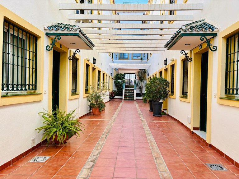 Villa for Sale in Arroyo De La Miel, Malaga 37