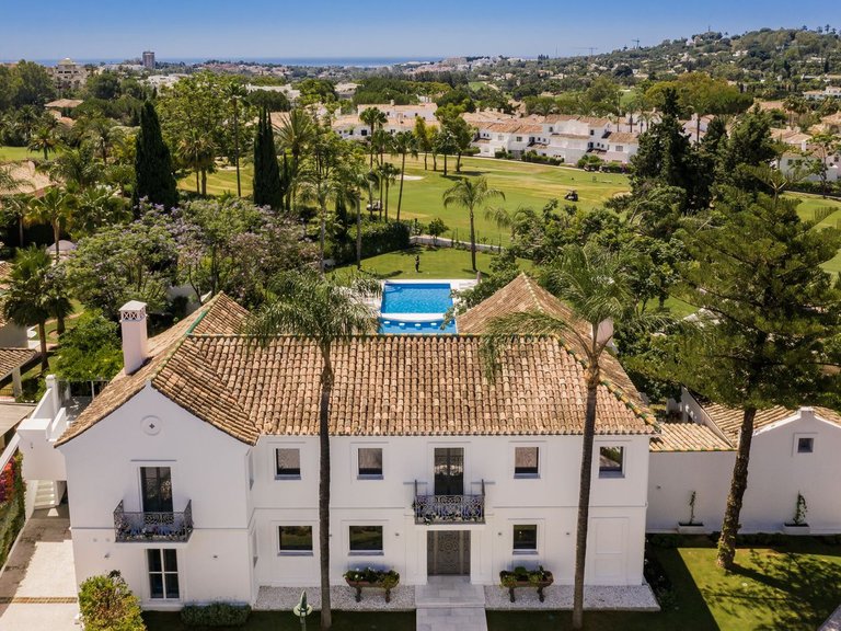 Villa for Sale in Nueva Andalucía, Malaga 30