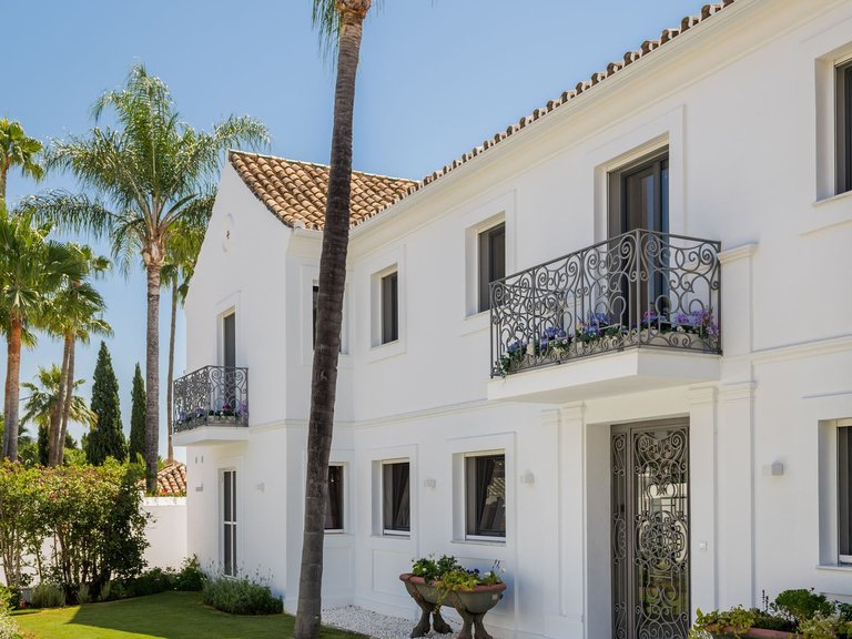 Villa for Sale in Nueva Andalucía, Malaga 39