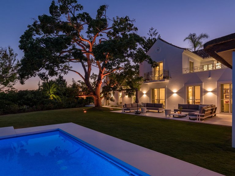 Villa for Sale in Nueva Andalucía, Malaga 41
