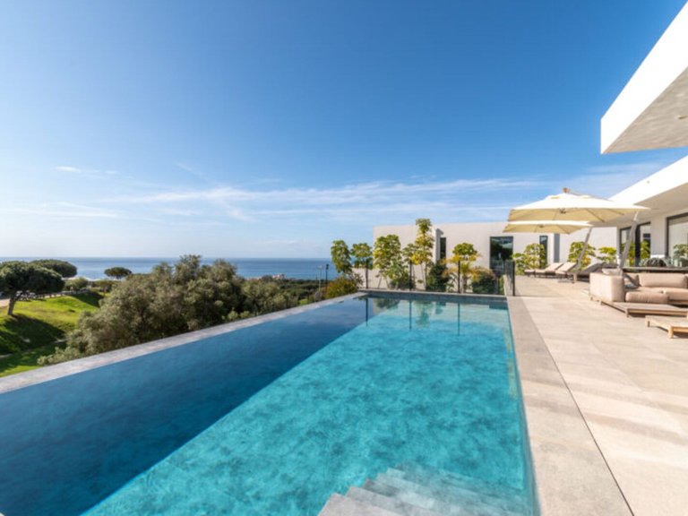 Villa for Sale in Costa del Sol Cabopino, Malaga 14