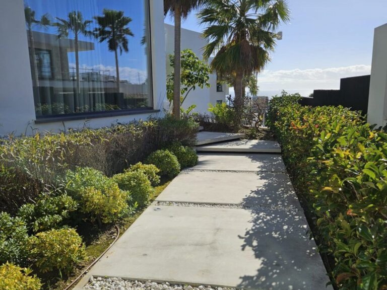 Villa for Sale in Costa del Sol Cabopino, Malaga 4