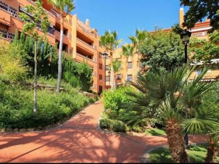 Apartment for Sale in The Golden Mile, Malaga 13