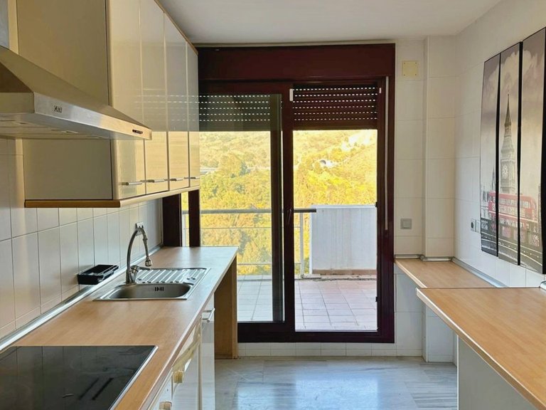 Apartment for Sale in Selwo, Malaga 6