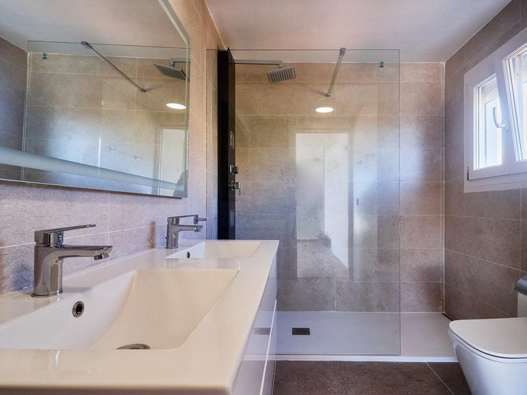 Villa for Sale in El Faro, Malaga 32