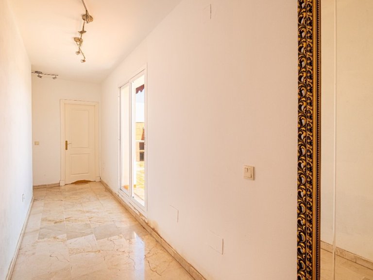 Apartment for Sale in Las Lagunas, Malaga 22