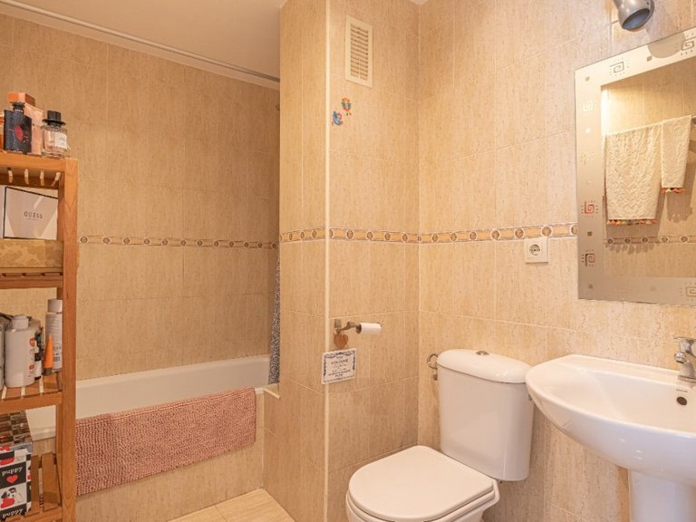 Apartment for Sale in Las Lagunas, Malaga 27