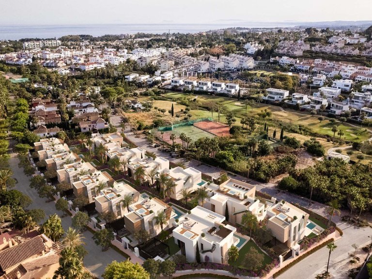Villa for Sale in Estepona, Malaga 1