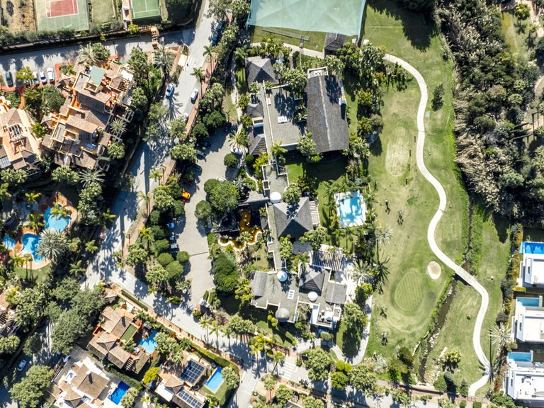 Villa for Sale in Estepona, Malaga 31