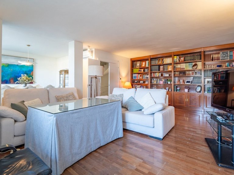 Villa for Sale in Parque Clavero, Malaga 1