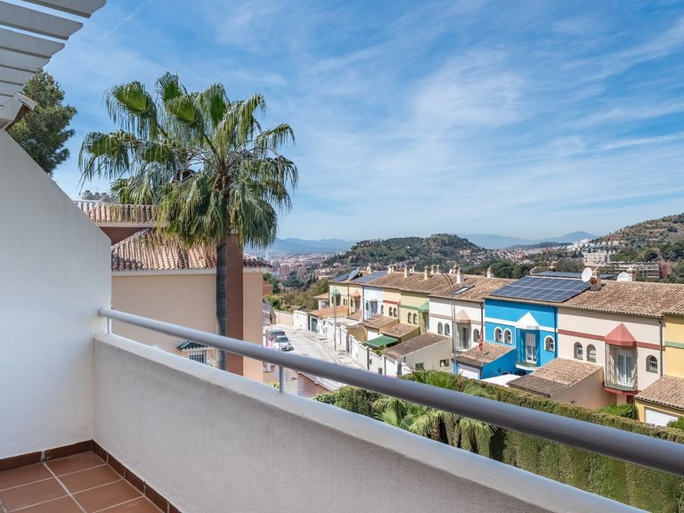 Villa for Sale in Parque Clavero, Malaga 10