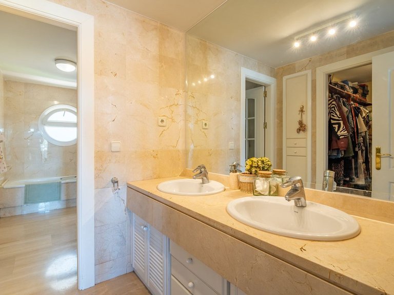 Villa for Sale in Parque Clavero, Malaga 24