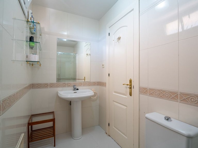 Villa for Sale in Parque Clavero, Malaga 36