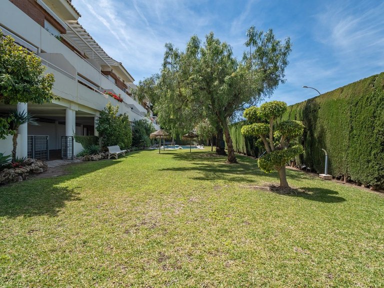 Villa for Sale in Parque Clavero, Malaga 41