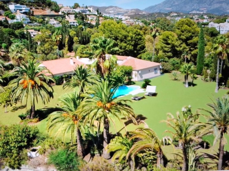 Villa for Sale in Benahavís, Malaga 1