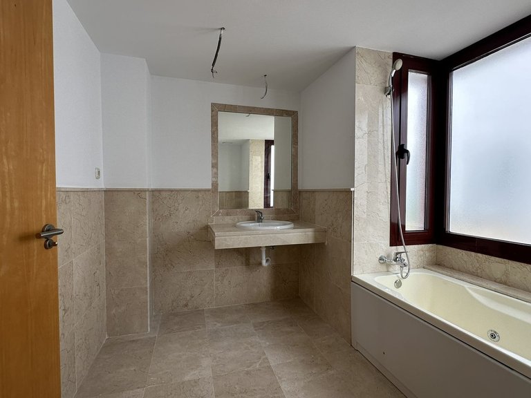 Villa for Sale in Doña Julia, Malaga 42