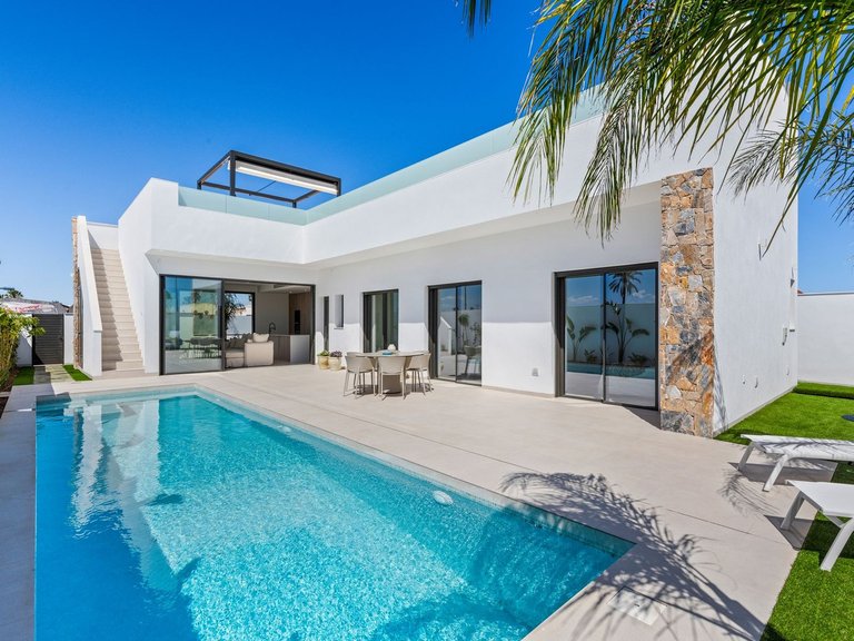 Villa for Sale in Los Alcazares, Murcia 4