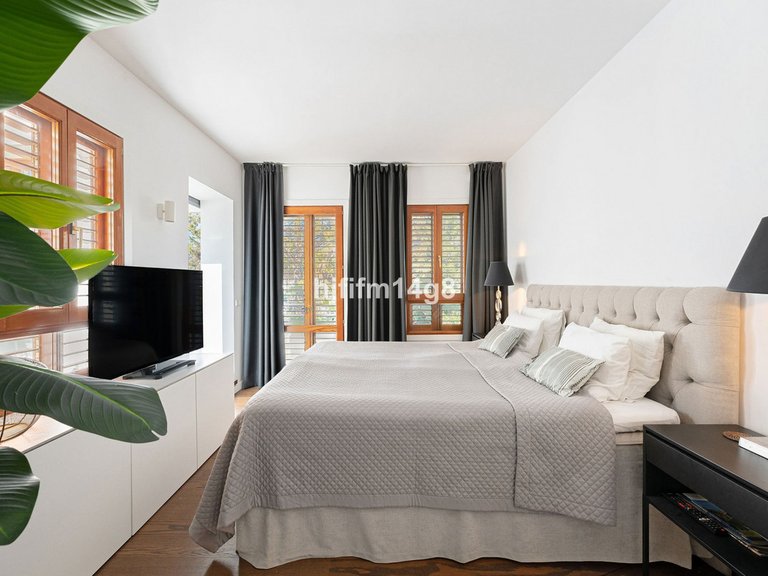 Apartment for Sale in Nueva Andalucía, Malaga 11