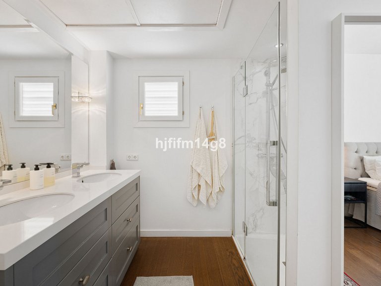 Apartment for Sale in Nueva Andalucía, Malaga 12