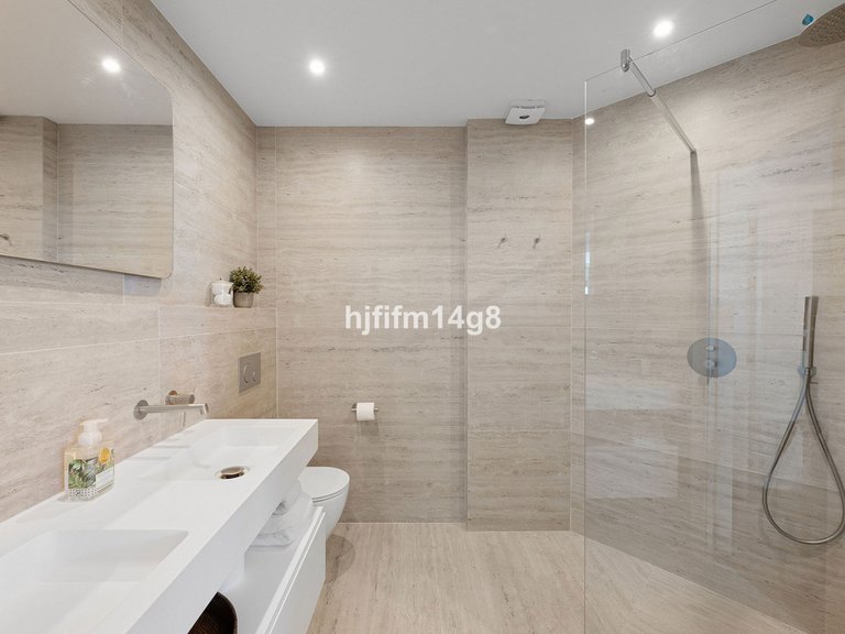 Apartment for Sale in Nueva Andalucía, Malaga 15