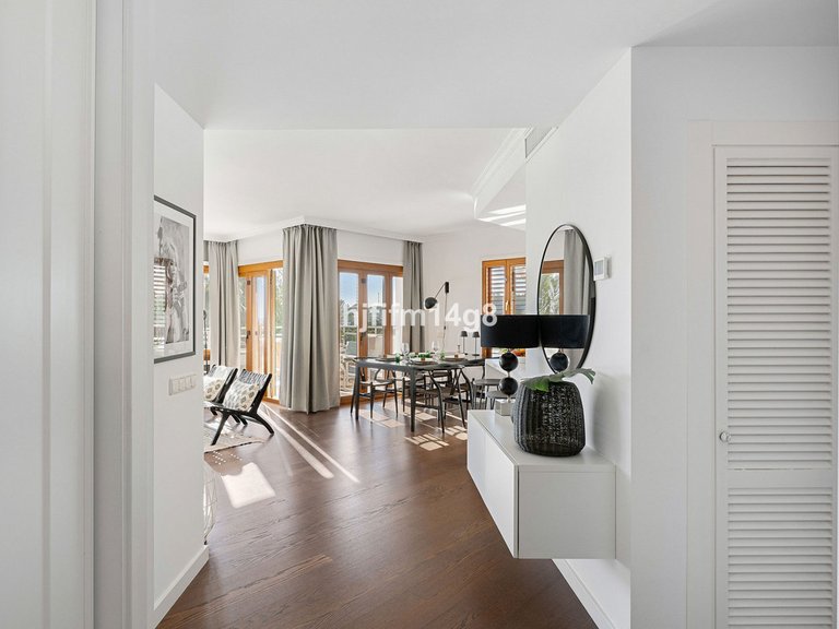 Apartment for Sale in Nueva Andalucía, Malaga 18
