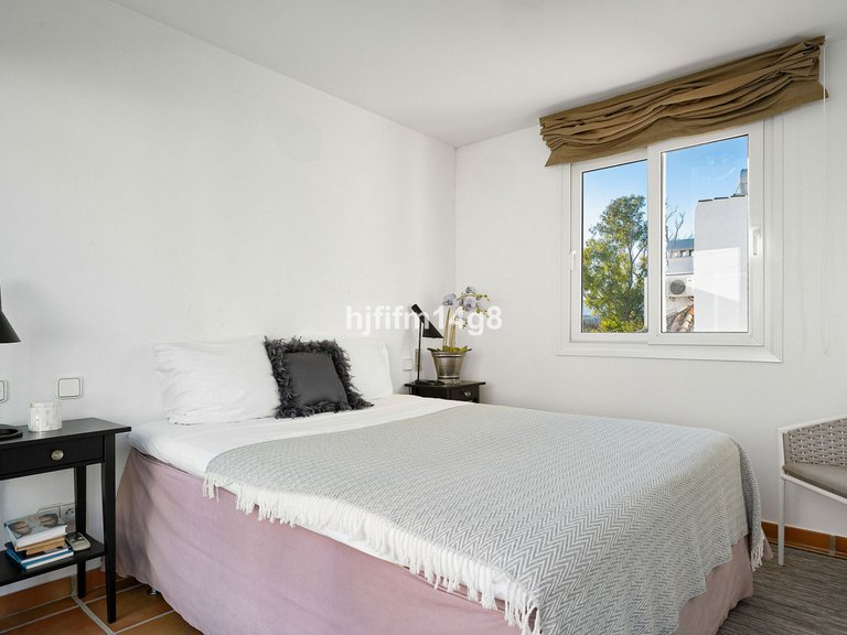 Apartment for Sale in Nueva Andalucía, Malaga 21